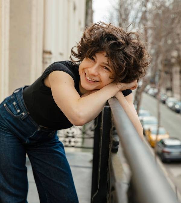 Ina Mihalache, artiste et youtubeuse « Solange te parle » est notre invitée du Mardi 27 juin au Café de Flore